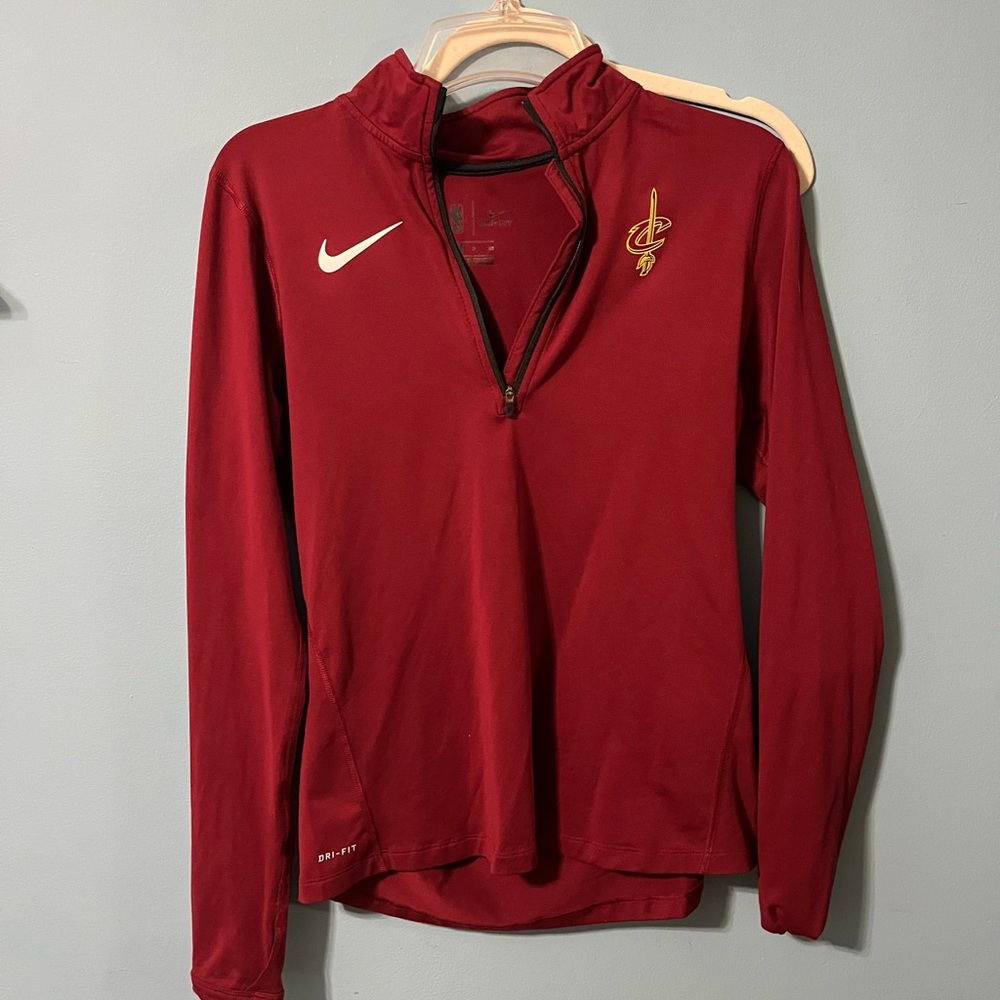 Womens cavs sweater shirt